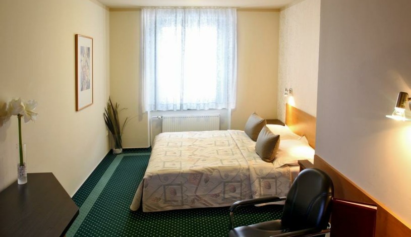 Hotel POD VĚŽÍ  Hradec Králové - Dvoulůžkový